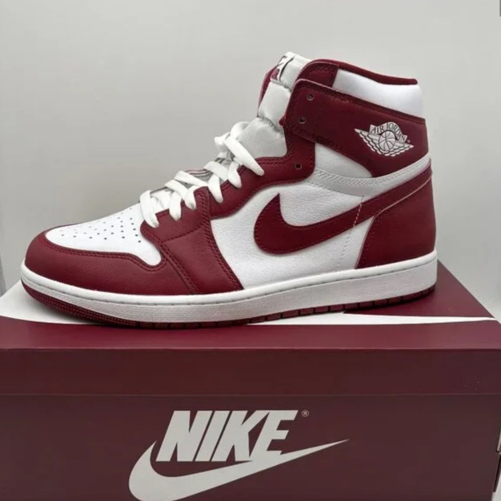 Nike Air Jordan 1Retro High OG DZ5485-160 White/Team Red Womem's size 13